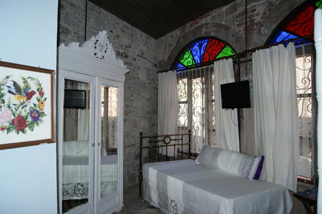 Mahzen Hotel Ayvalı Exteriör bild